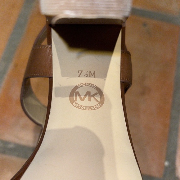 Michael Kors Berkley Lock Leather Platform Sandal - Picture 3 of 4